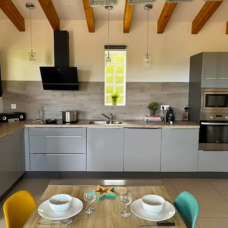 Santa * Porto-Vecchio (Corsica)