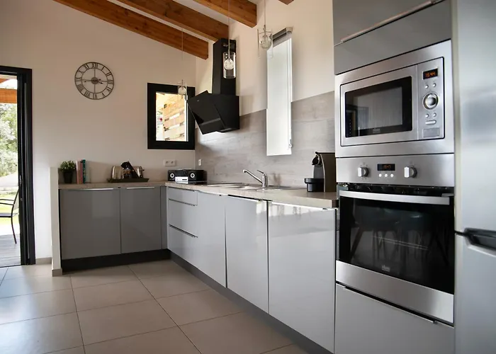 Santa * Porto-Vecchio (Corsica)