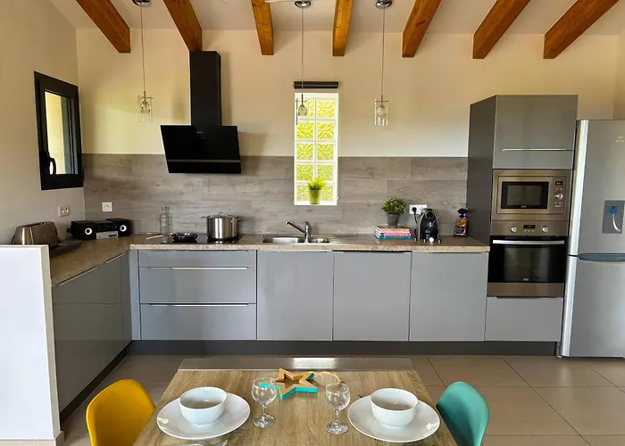 Santa * Porto-Vecchio (Corsica)